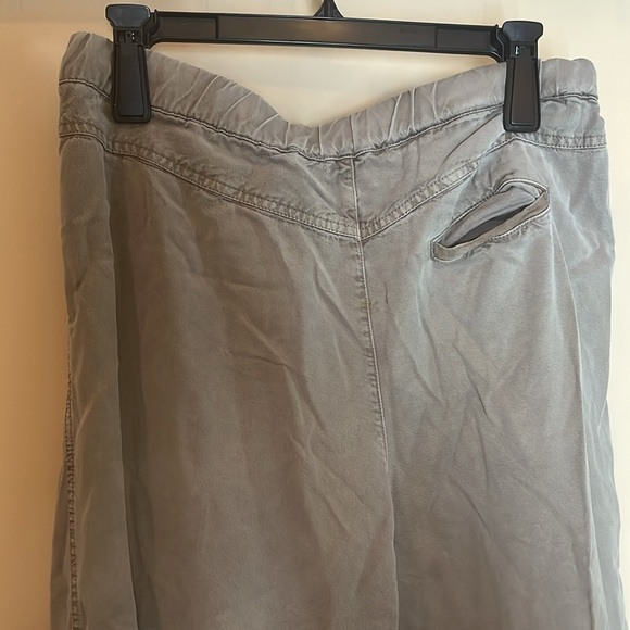 On The Road women’s khaki / Gray Joggers size large - preowned - Picture 6 of 9